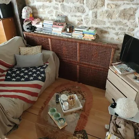 Le Cloitre شقة *
